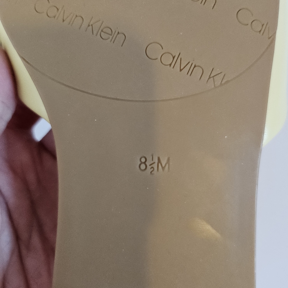 New in Box Calvin Klein Butter Yellow Mokio Knotted Flat Slide Sandals - Picture 10 of 11